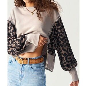 Cozy leopard Print Balloon Sleeve Reverse Stitch Sweater